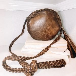 Round and round western bag